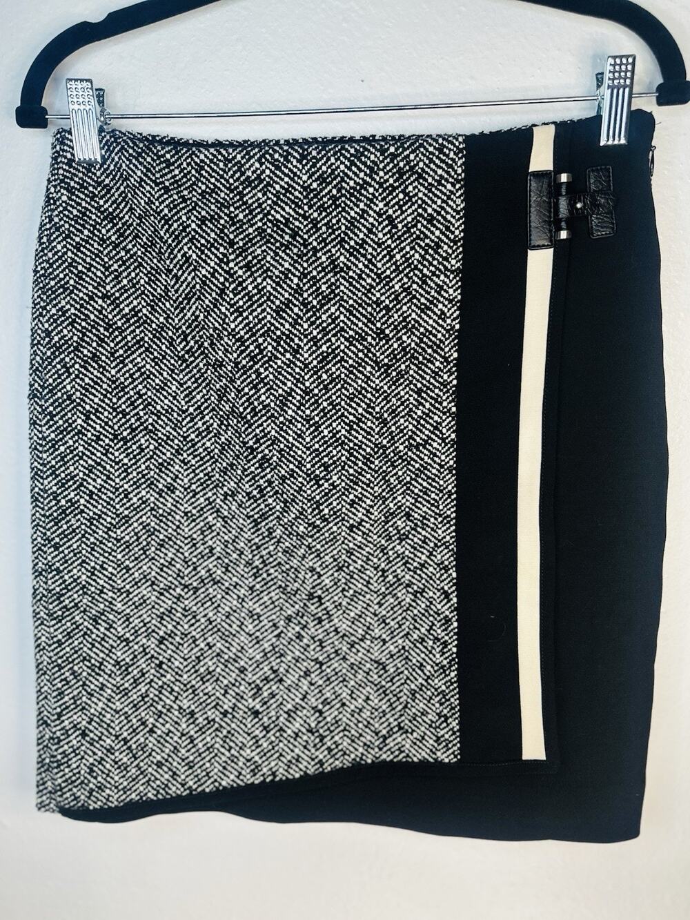 WHBM Herringbone Tweed Wool Blend Faux Wrap Mini Skirt Size 2 Office Minimalist